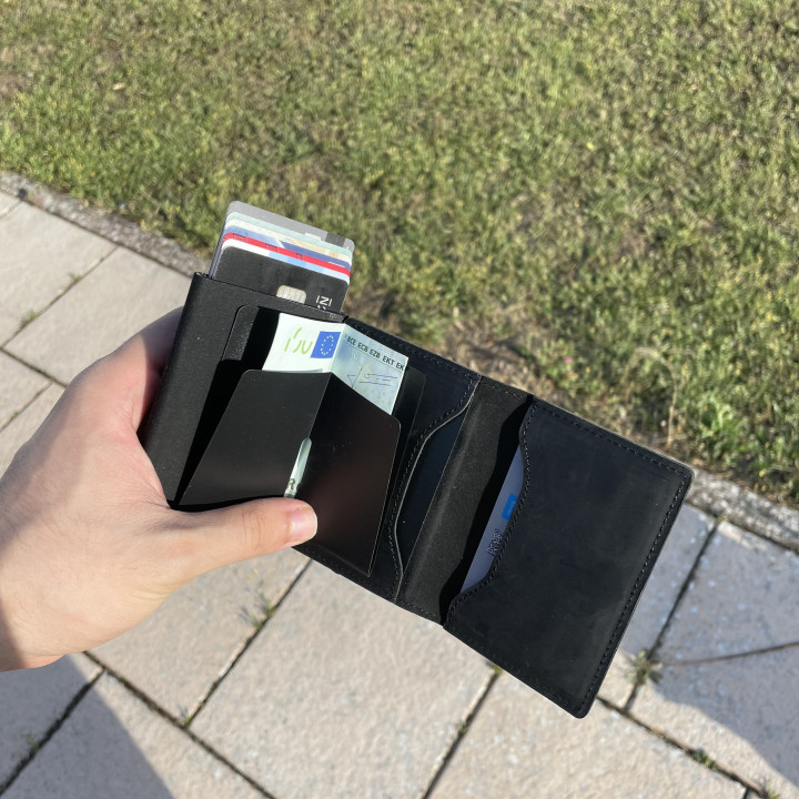 Customer photo of Cavaunory™ wallet